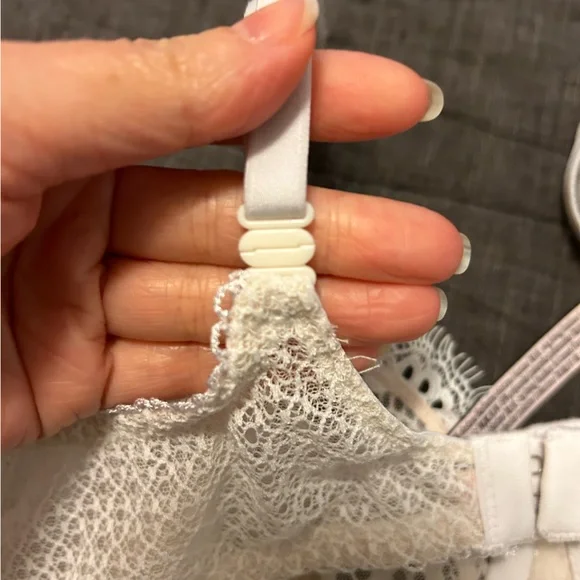 Victoria’s Secret bra - Picture 2 of 9